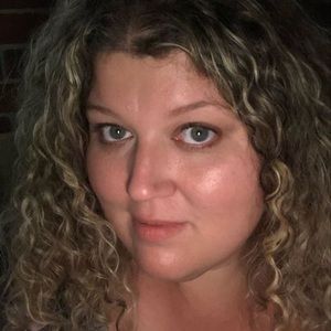 Meet your Posher, Elaina